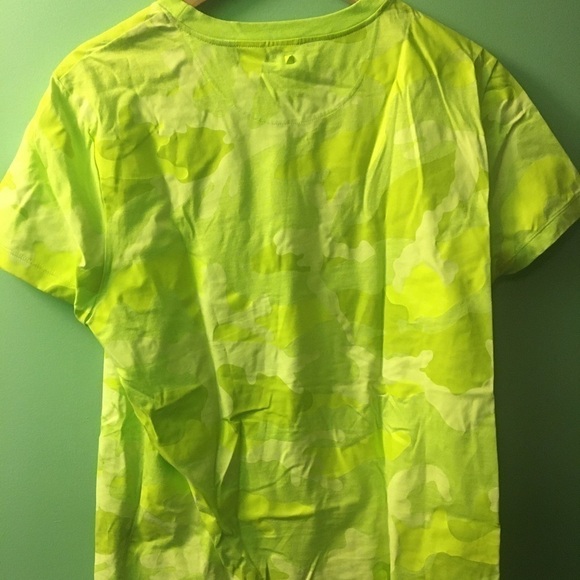 NWOT Men’s Valentino Fluorescent yellow camo tshirt - Picture 7 of 16